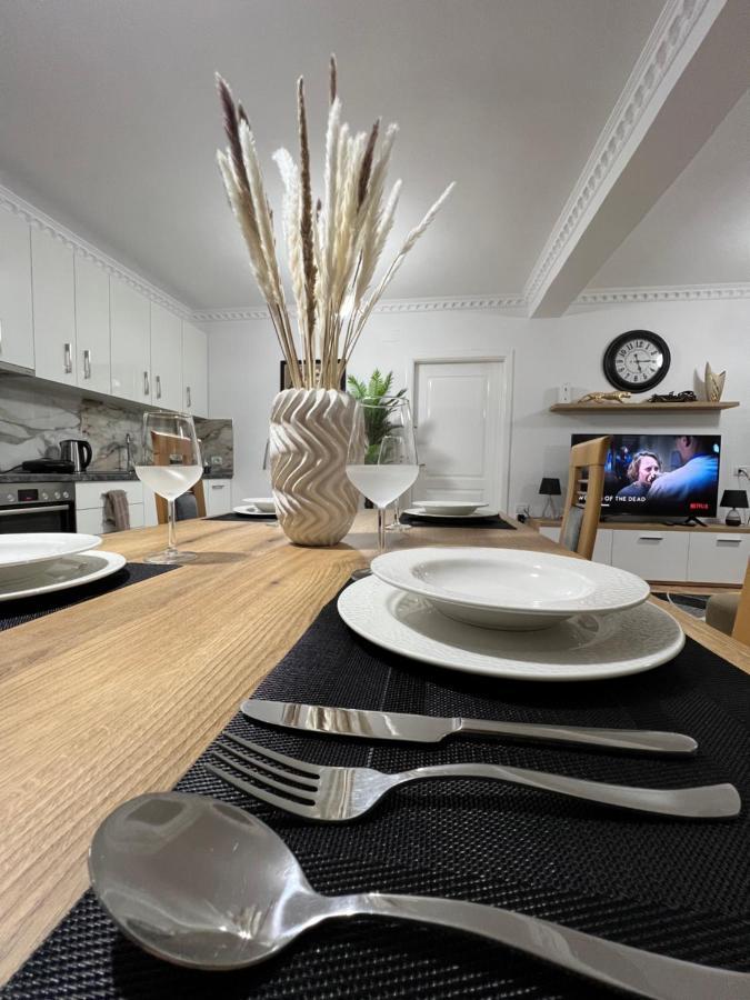 Daily Rent Apartment City Center Elbasan 6 Экстерьер фото