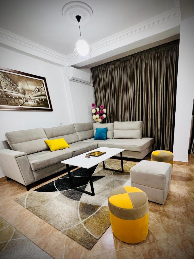 Daily Rent Apartment City Center Elbasan 6 Экстерьер фото